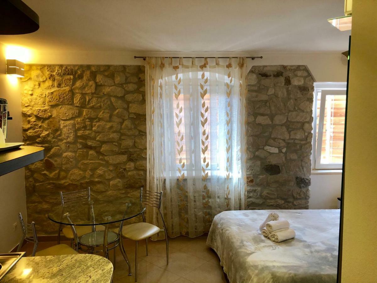 Apartments Feral Trogir Buitenkant foto